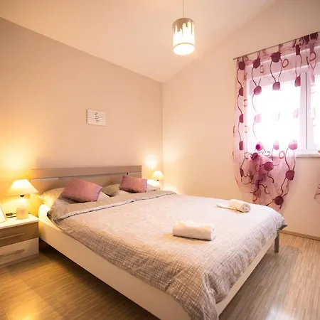 Modern 2-bedroom With Private Parking * Zadar